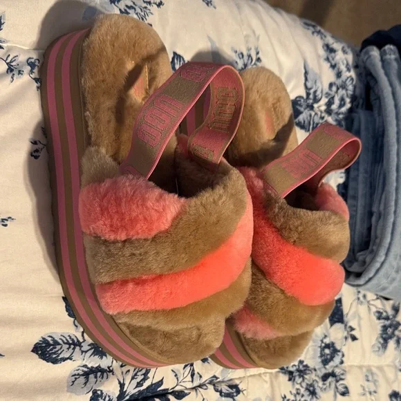 UGG Fuzzy Slide Sandals in Brown and Pink - Picture 1 of 6
